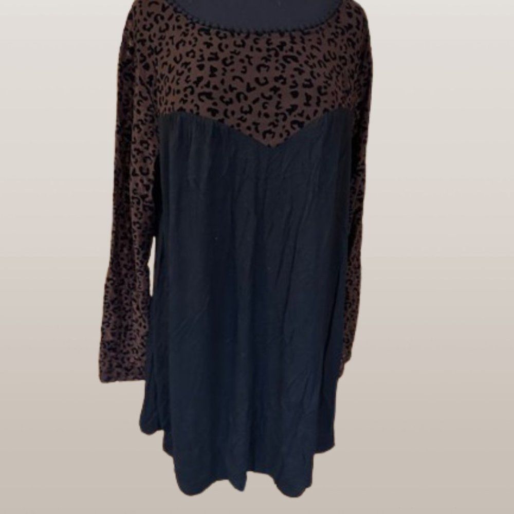 Black Jersey Top with Velvet Leopard Print Mesh Contrast and Lace Detail 1X NEW